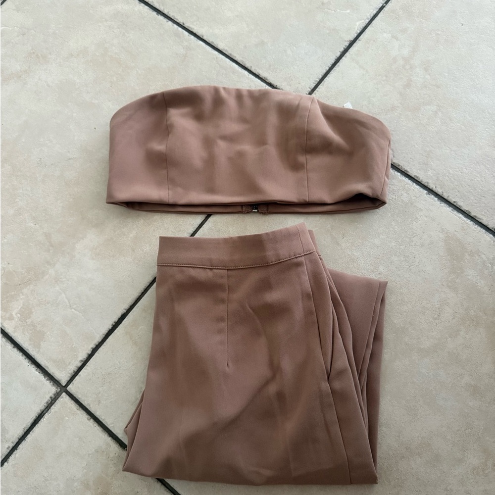 Superdown Nude Cropped Pants - Picture 2 of 3